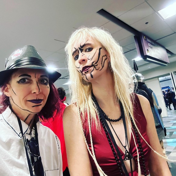 Meet your Posher, Ash - Picture 1 of 1